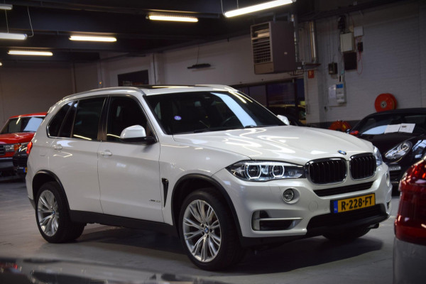 BMW X5 XDrive35i High Executive Navi|Leder|Panoramadak|Keyless-entry|Dealer onderhouden|Lane-assist|