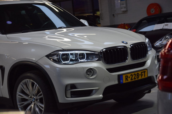 BMW X5 XDrive35i High Executive Navi|Leder|Panoramadak|Keyless-entry|Dealer onderhouden|Lane-assist|