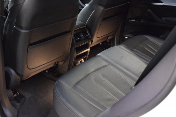 BMW X5 XDrive35i High Executive Navi|Leder|Panoramadak|Keyless-entry|Dealer onderhouden|Lane-assist|
