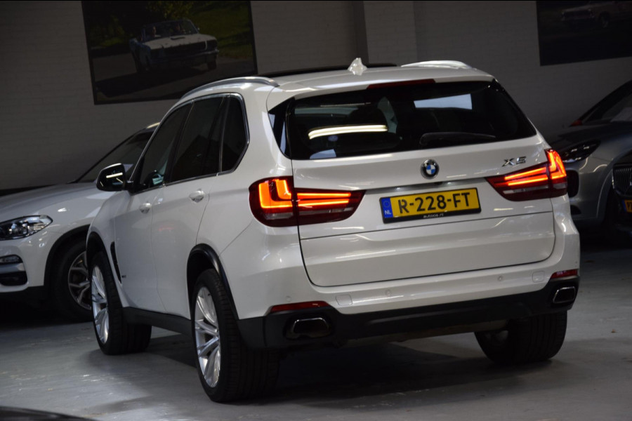 BMW X5 XDrive35i High Executive Navi|Leder|Panoramadak|Keyless-entry|Dealer onderhouden|Lane-assist|
