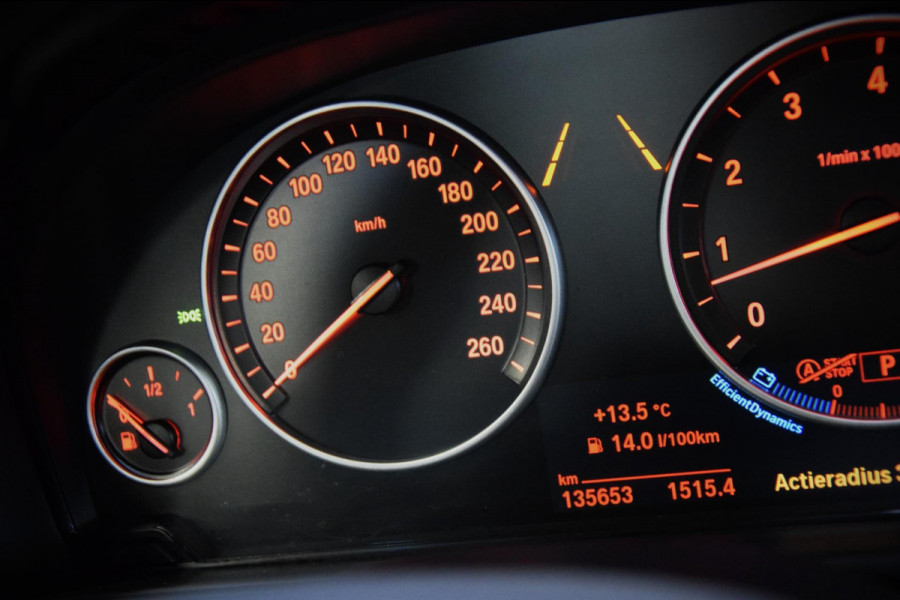 BMW X5 XDrive35i High Executive Navi|Leder|Panoramadak|Keyless-entry|Dealer onderhouden|Lane-assist|