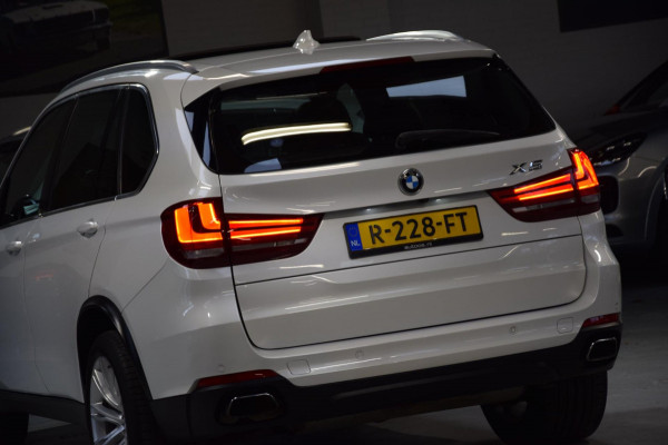 BMW X5 XDrive35i High Executive Navi|Leder|Panoramadak|Keyless-entry|Dealer onderhouden|Lane-assist|