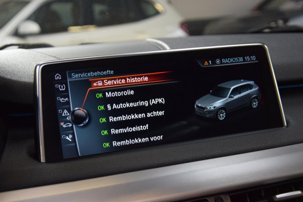BMW X5 XDrive35i High Executive Navi|Leder|Panoramadak|Keyless-entry|Dealer onderhouden|Lane-assist|