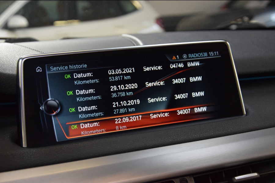 BMW X5 XDrive35i High Executive Navi|Leder|Panoramadak|Keyless-entry|Dealer onderhouden|Lane-assist|