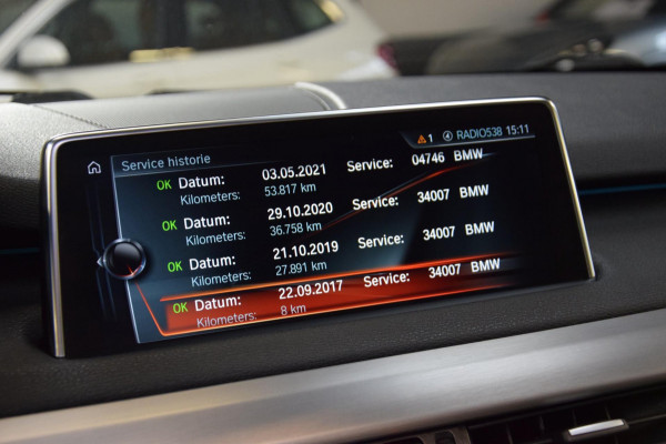 BMW X5 XDrive35i High Executive Navi|Leder|Panoramadak|Keyless-entry|Dealer onderhouden|Lane-assist|