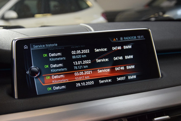 BMW X5 XDrive35i High Executive Navi|Leder|Panoramadak|Keyless-entry|Dealer onderhouden|Lane-assist|