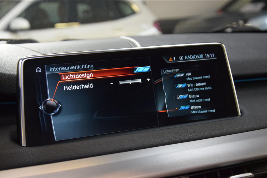 BMW X5 XDrive35i High Executive Navi|Leder|Panoramadak|Keyless-entry|Dealer onderhouden|Lane-assist|