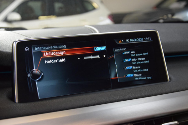 BMW X5 XDrive35i High Executive Navi|Leder|Panoramadak|Keyless-entry|Dealer onderhouden|Lane-assist|