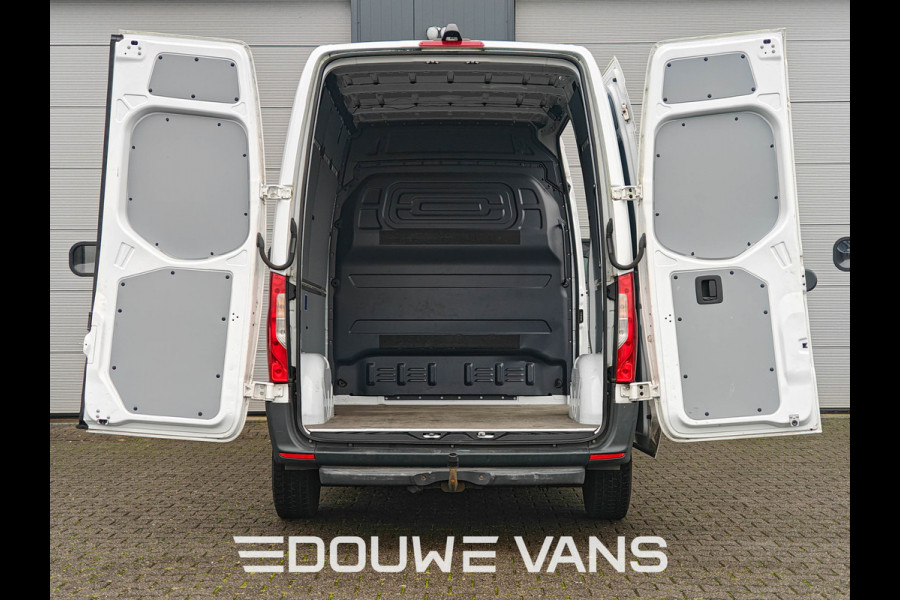 Mercedes-Benz Sprinter L1H2 211 MBUX Navigatie Camera Airco Trekhaak