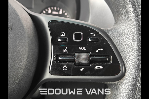 Mercedes-Benz Sprinter L1H2 211 MBUX Navigatie Camera Airco Trekhaak