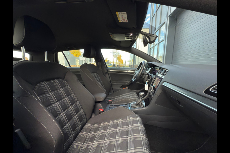 Volkswagen Golf 2.0 GTD / DSG / NAP / CARPLAY / NAP /