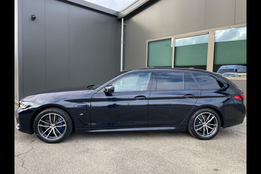 BMW 5 Serie Touring 530e xDrive High Executive LCI M-Sport Interieur Dealer onderhouden Zeer Luxe!!!