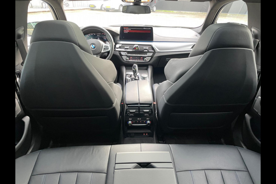 BMW 5 Serie Touring 530e xDrive High Executive LCI M-Sport Interieur Dealer onderhouden Zeer Luxe!!!
