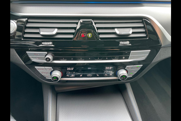 BMW 5 Serie Touring 530e xDrive High Executive LCI M-Sport Interieur Dealer onderhouden Zeer Luxe!!!