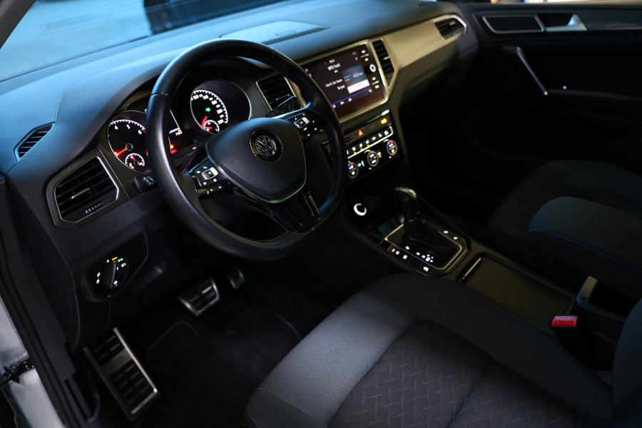 Volkswagen Golf Sportsvan 1.5 TSI DSG Highline ACC DAB NAV BT STOELVW TREKHAAK '18