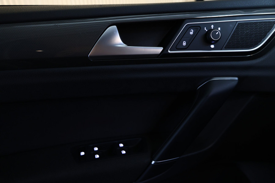 Volkswagen Golf Sportsvan 1.5 TSI DSG Highline ACC DAB NAV BT STOELVW TREKHAAK '18