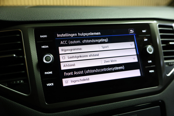 Volkswagen Golf Sportsvan 1.5 TSI DSG Highline ACC DAB NAV BT STOELVW TREKHAAK '18