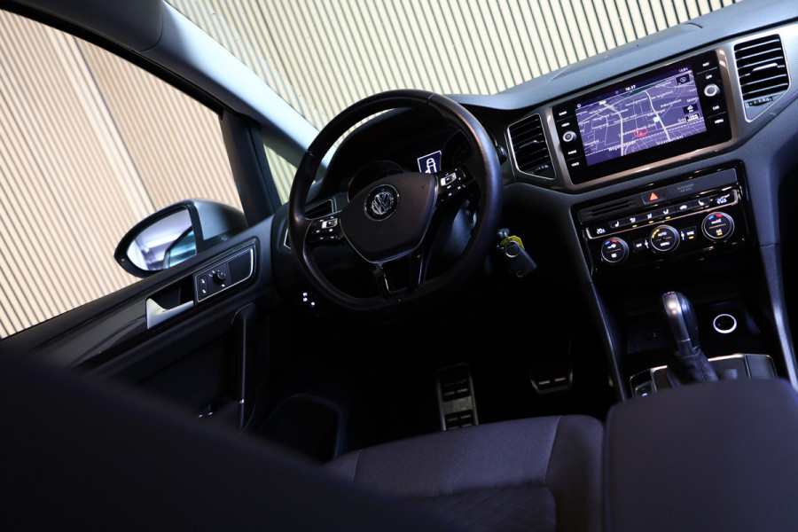 Volkswagen Golf Sportsvan 1.5 TSI DSG Highline ACC DAB NAV BT STOELVW TREKHAAK '18