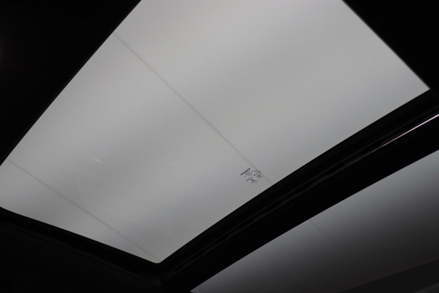 Volvo XC40 2.0 T4 AWD R-Design Panoramadak, H&K, Virtual Cockpit, Apple Carplay, LED, Trekhaak, 18''