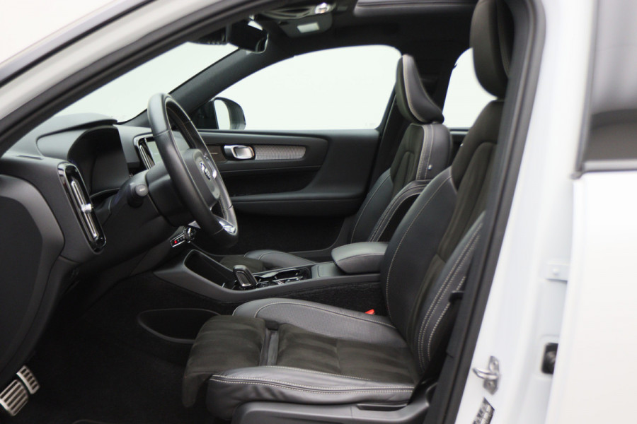 Volvo XC40 2.0 T4 AWD R-Design Panoramadak, H&K, Virtual Cockpit, Apple Carplay, LED, Trekhaak, 18''