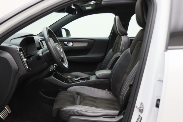 Volvo XC40 2.0 T4 AWD R-Design Panoramadak, H&K, Virtual Cockpit, Apple Carplay, LED, Trekhaak, 18''