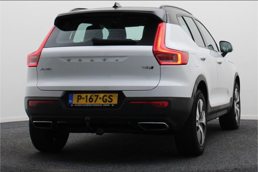 Volvo XC40 2.0 T4 AWD R-Design Panoramadak, H&K, Virtual Cockpit, Apple Carplay, LED, Trekhaak, 18''