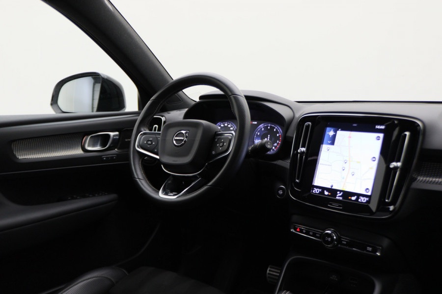 Volvo XC40 2.0 T4 AWD R-Design Panoramadak, H&K, Virtual Cockpit, Apple Carplay, LED, Trekhaak, 18''