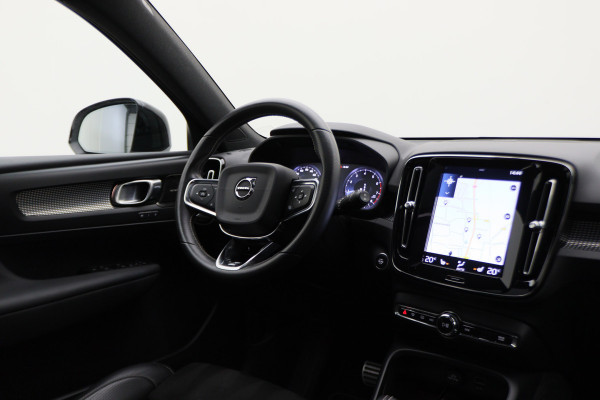 Volvo XC40 2.0 T4 AWD R-Design Panoramadak, H&K, Virtual Cockpit, Apple Carplay, LED, Trekhaak, 18''