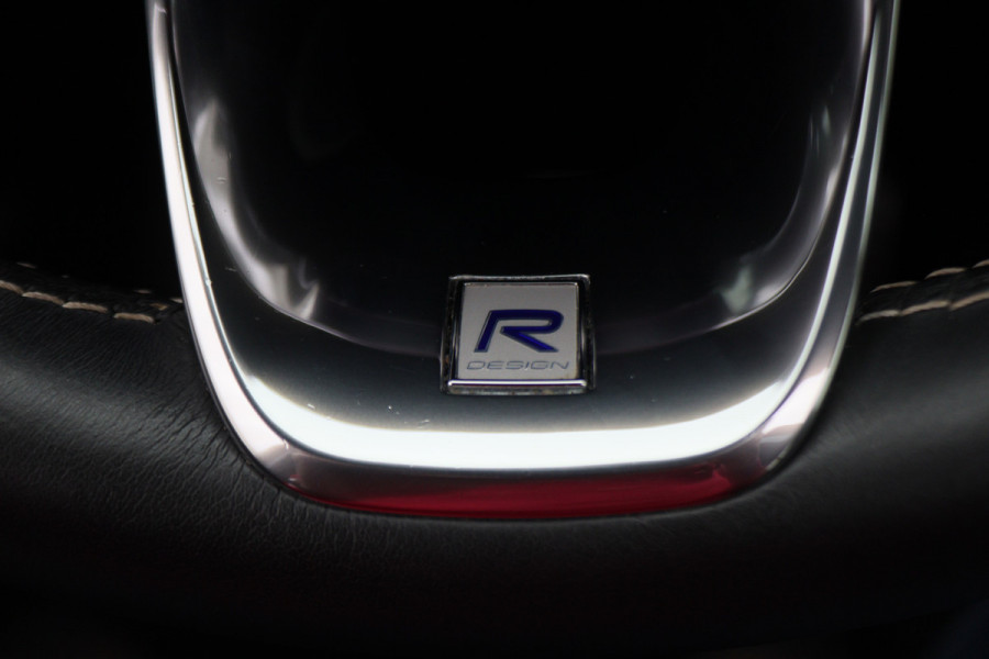 Volvo XC40 2.0 T4 AWD R-Design Panoramadak, H&K, Virtual Cockpit, Apple Carplay, LED, Trekhaak, 18''