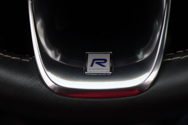 Volvo XC40 2.0 T4 AWD R-Design Panoramadak, H&K, Virtual Cockpit, Apple Carplay, LED, Trekhaak, 18''