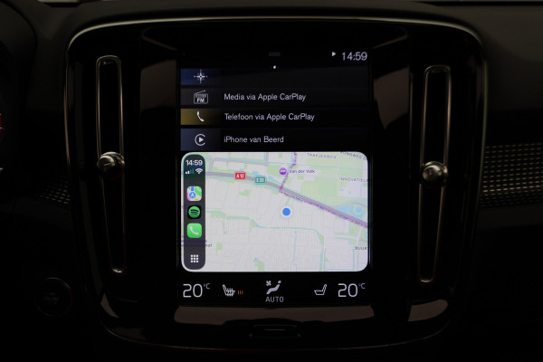 Volvo XC40 2.0 T4 AWD R-Design Panoramadak, H&K, Virtual Cockpit, Apple Carplay, LED, Trekhaak, 18''