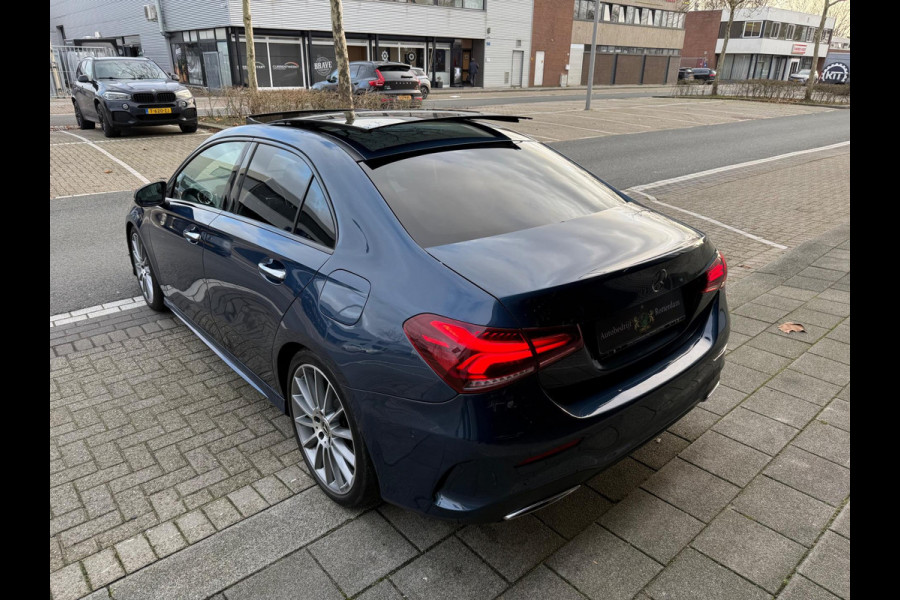 Mercedes-Benz A-Klasse 220 4MATIC Premium Plus LEER/NAV/PANO