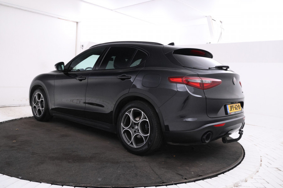 Alfa Romeo Stelvio 2.2d B-Tech Alles zwart, Volledier, Climate, Trkehaak,
