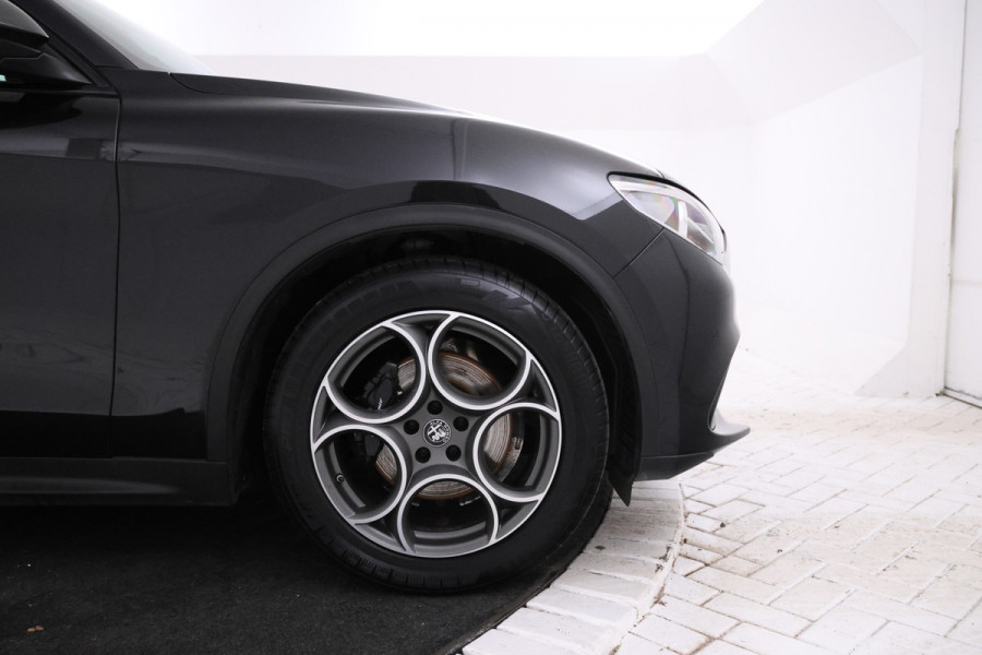 Alfa Romeo Stelvio 2.2d B-Tech Alles zwart, Volledier, Climate, Trkehaak,