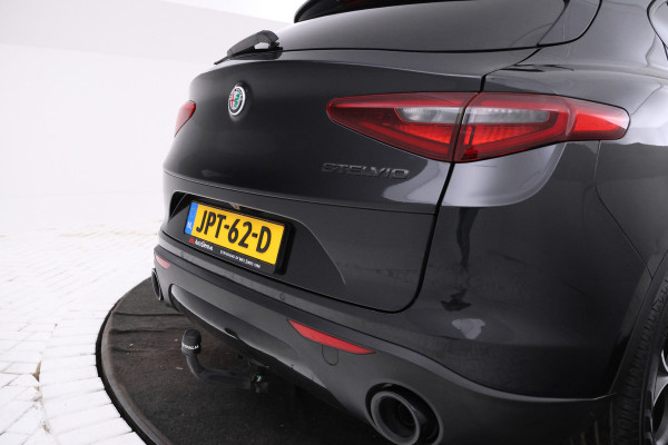 Alfa Romeo Stelvio 2.2d B-Tech Alles zwart, Volledier, Climate, Trkehaak,