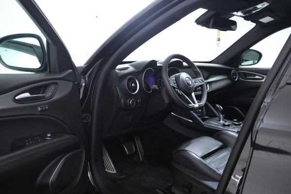 Alfa Romeo Stelvio 2.2d B-Tech Alles zwart, Volledier, Climate, Trkehaak,