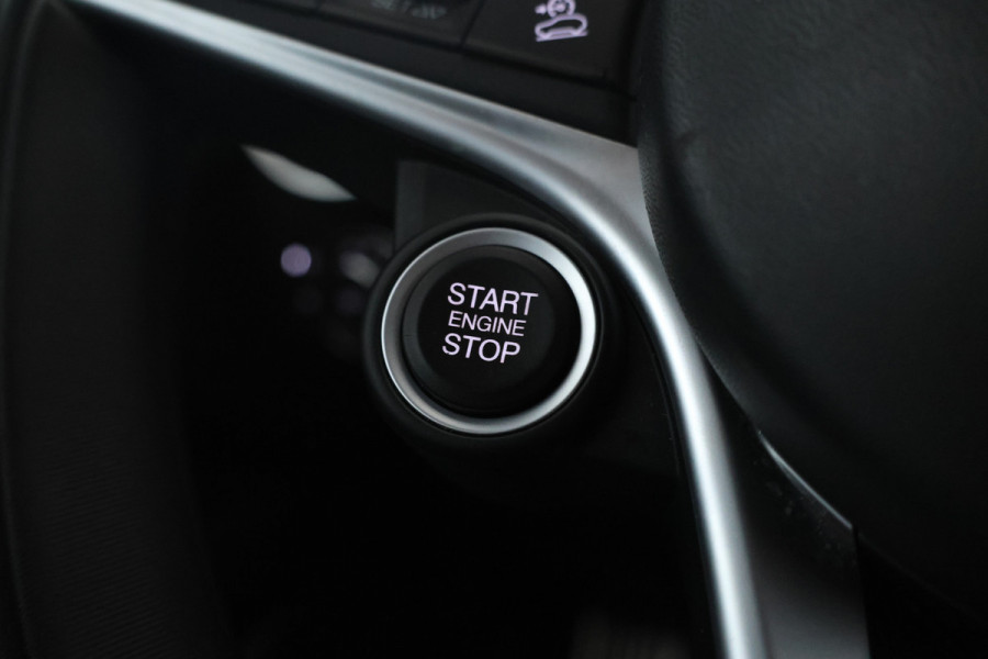 Alfa Romeo Stelvio 2.2d B-Tech Alles zwart, Volledier, Climate, Trkehaak,