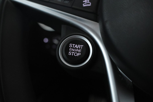 Alfa Romeo Stelvio 2.2d B-Tech Alles zwart, Volledier, Climate, Trkehaak,