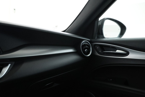 Alfa Romeo Stelvio 2.2d B-Tech Alles zwart, Volledier, Climate, Trkehaak,