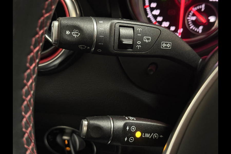 Mercedes-Benz GLA 180 Business Solution AMG | Pano | Camera | Sfeerverlichting |