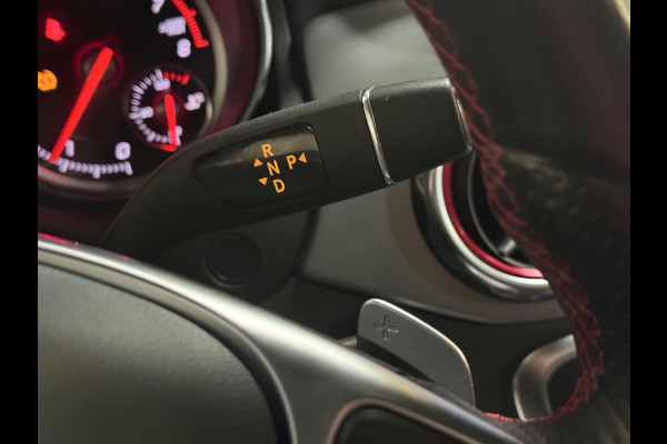 Mercedes-Benz GLA 180 Business Solution AMG | Pano | Camera | Sfeerverlichting |