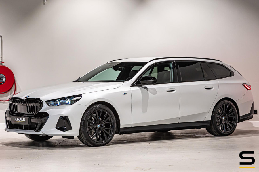 BMW 5 Serie Touring 520i|M-sport|Fisc€70.000|H&K|E-trekhaak|