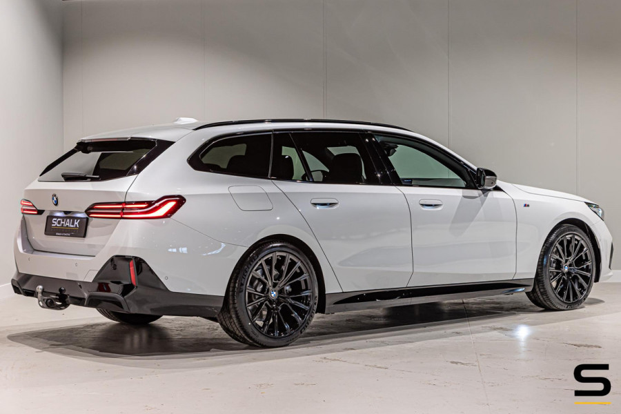 BMW 5 Serie Touring 520i|M-sport|Fisc€70.000|H&K|E-trekhaak|