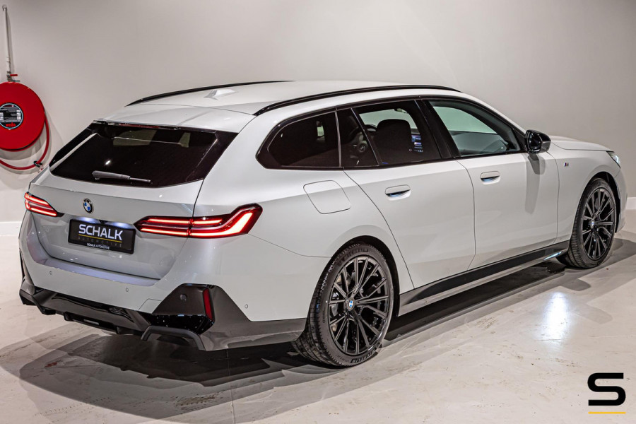 BMW 5 Serie Touring 520i|M-sport|Fisc€70.000|H&K|E-trekhaak|