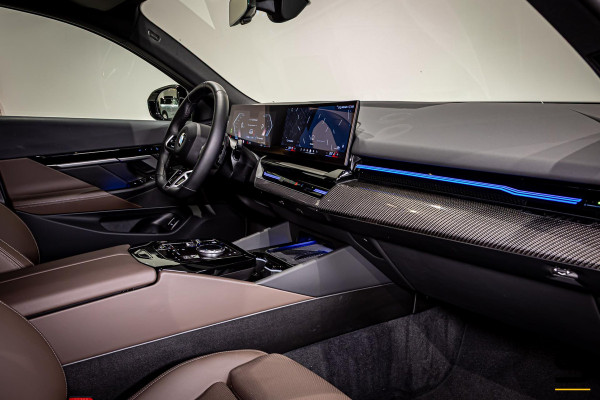 BMW 5 Serie Touring 520i|M-sport|Fisc€70.000|H&K|E-trekhaak|