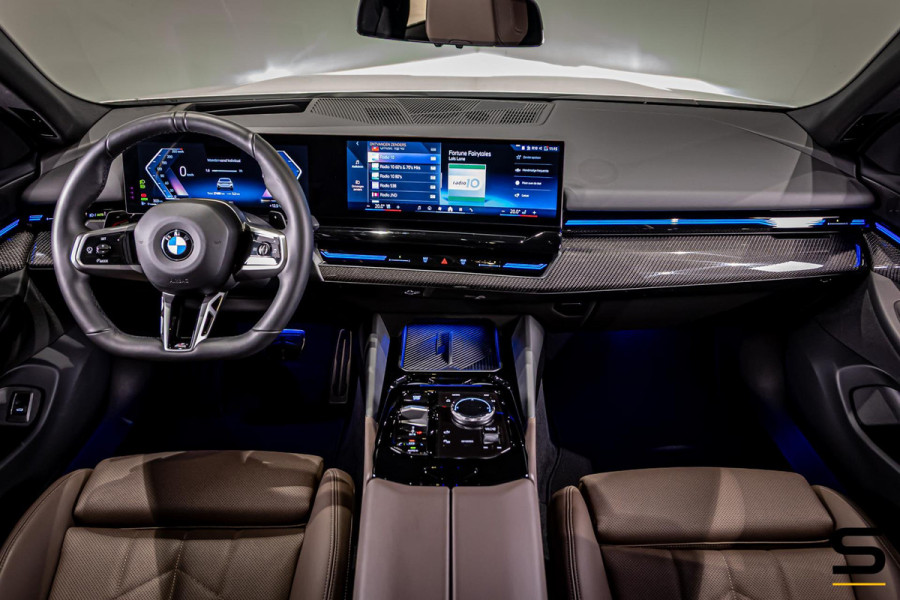 BMW 5 Serie Touring 520i|M-sport|Fisc€70.000|H&K|E-trekhaak|