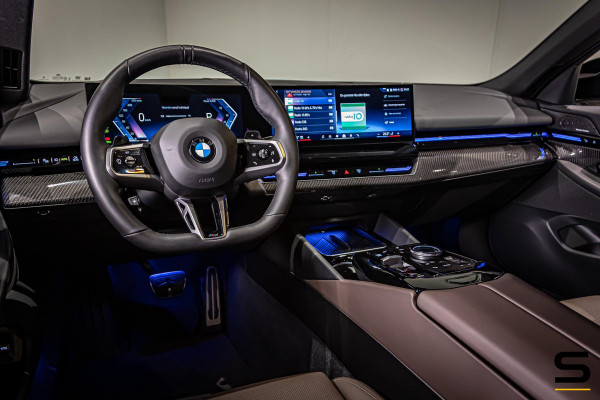 BMW 5 Serie Touring 520i|M-sport|Fisc€70.000|H&K|E-trekhaak|