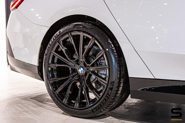 BMW 5 Serie Touring 520i|M-sport|Fisc€70.000|H&K|E-trekhaak|