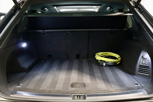 Volkswagen Touareg 3.0 TSi eHybrid R 4M PANO|TrkHk|22''