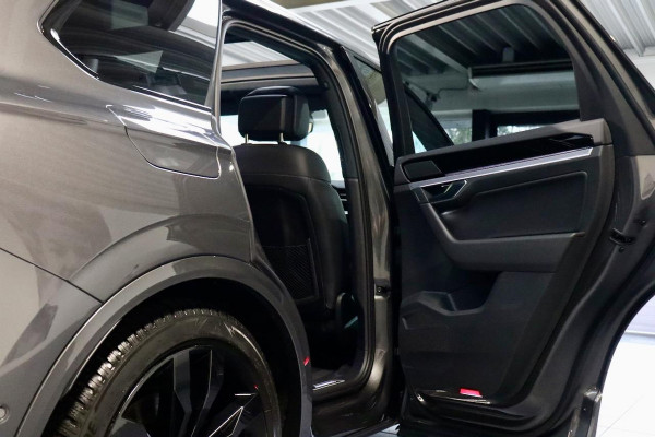 Volkswagen Touareg 3.0 TSi eHybrid R 4M PANO|TrkHk|22''